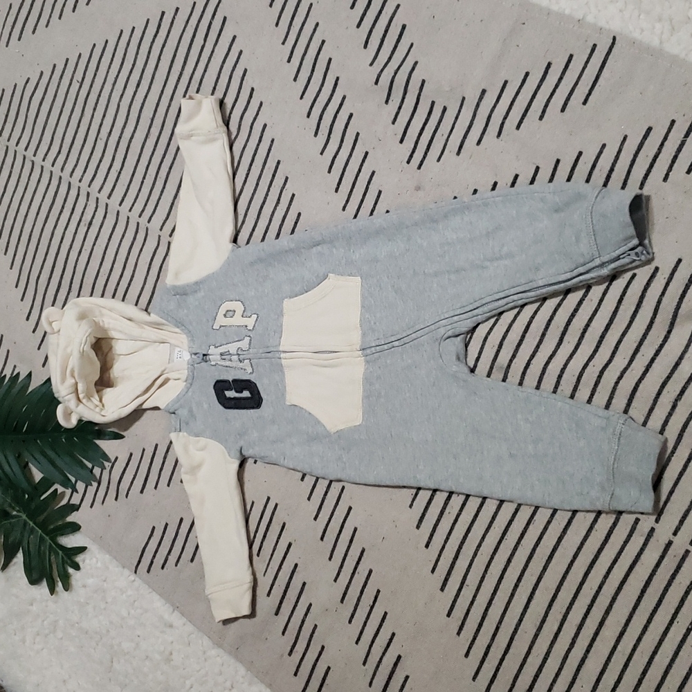 👶🏾Gently worn boys "Baby Gap" 1 piece jumpsuit size 12-18m - Picture 1 of 3